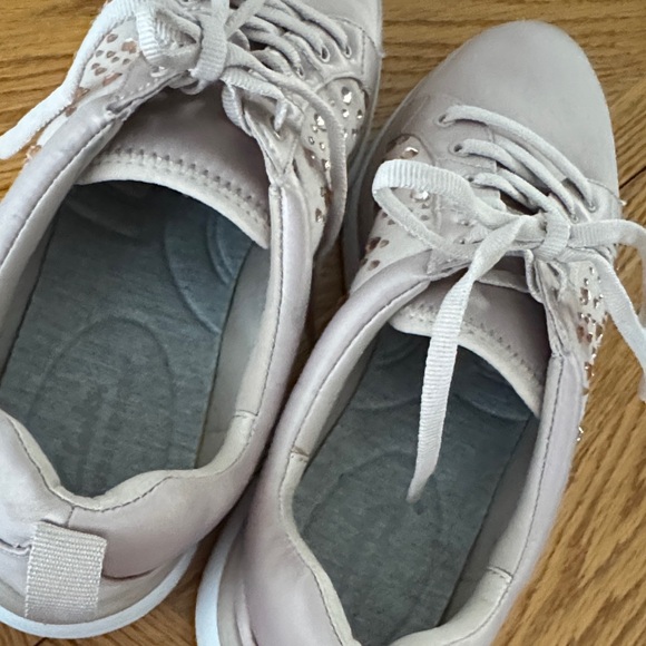 Clarks Women's Rose Gold Pink Sneakers athletic shoes wit pink Rhinestone Detail - Picture 8 of 8